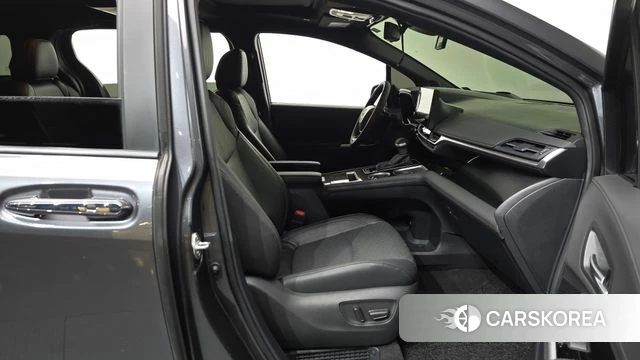 Toyota Sienna 4th Generation 2025 Серый из Кореи, фото 2
