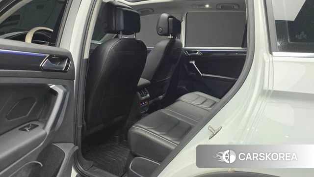Volkswagen Tiguan second Generation 2022 Белый из Кореи, фото 2