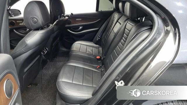 Mercedes-Benz E-Class W213 2021 Серый из Кореи, фото 2
