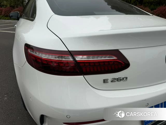 Mercedes-Benz E-Class 2021 Белый из Китая, фото 2