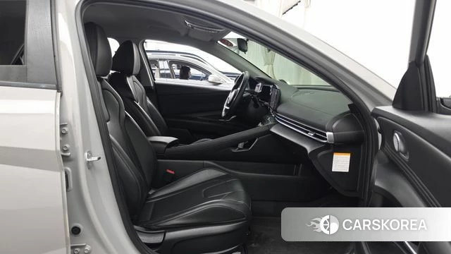 Hyundai The New Avante Hybrid (CN7) 2023 Серебристо-серый из Кореи, фото 2