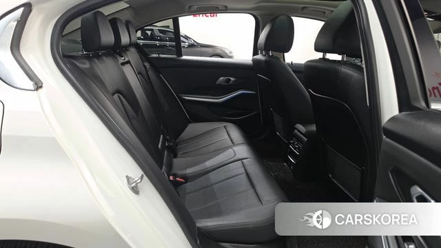 BMW 3 Series (G20) 2020 Белый из Кореи, фото 2