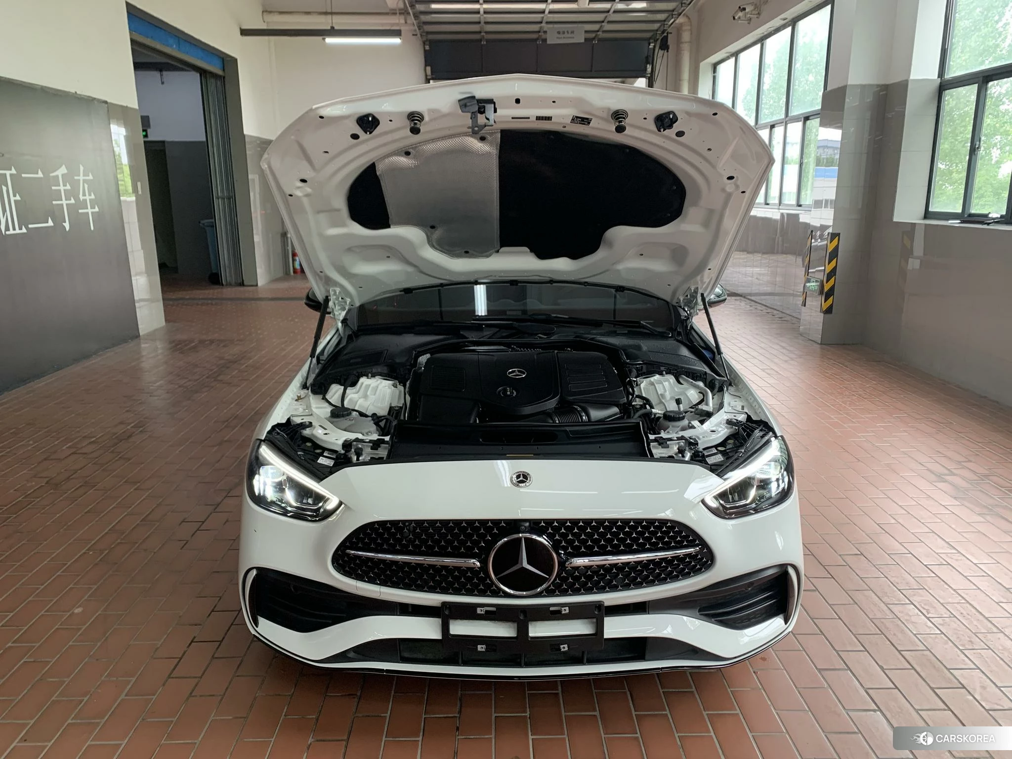 Mercedes-Benz C-class 2024 Белый из Китая, фото 2