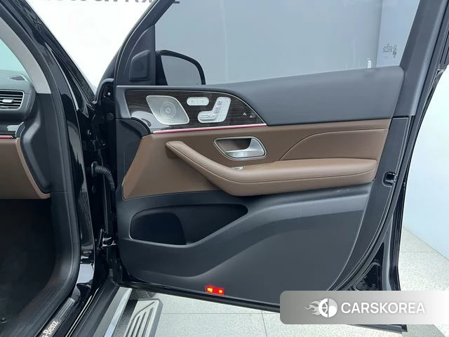 Mercedes-Benz GLE 2024 Черный из Китая, фото 2