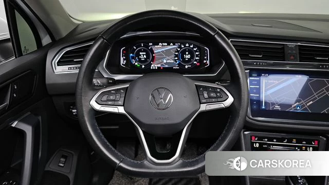 Volkswagen Tiguan second Generation 2023 Белый из Кореи, фото 3