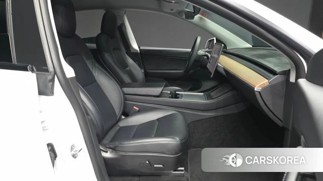 Tesla Model Y 2021 Белый из Кореи, фото 2