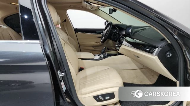 BMW 5 Series (G30) id 4732435 из Кореи 2