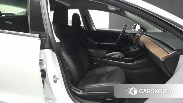 Tesla Model 3 2020 Белый из Кореи, фото 2