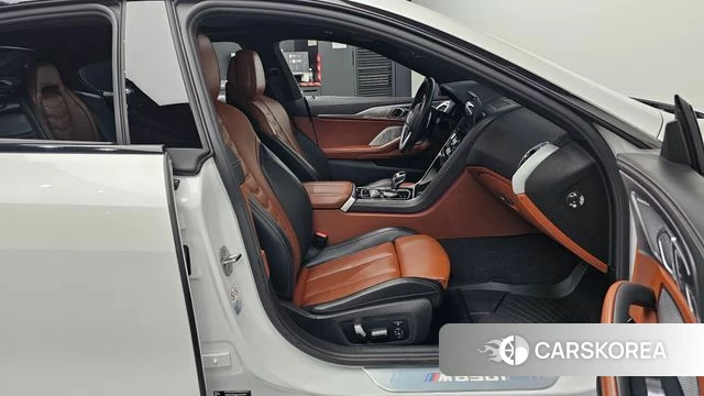 BMW 8 Series (G15) 2023 Белый из Кореи, фото 2