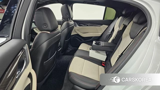 Cadillac CT5 2023 Белый из Кореи, фото 2