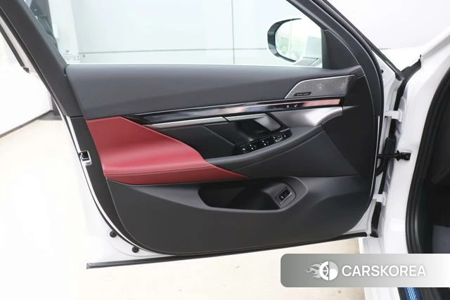 BMW 5 series 2026 Белый из Китая, фото 2