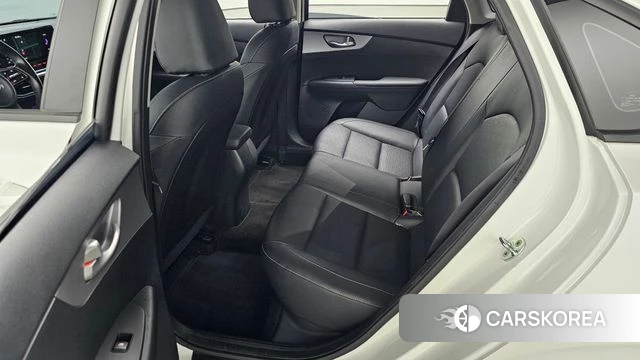 Kia The New K3 2nd generation 2022 Белый из Кореи, фото 2