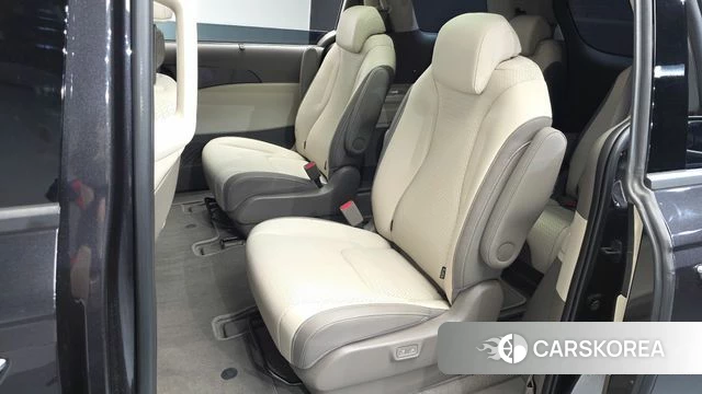 Kia The New Carnival 4th Generation 2024 Серый из Кореи, фото 2