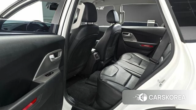 Kia Niro Plus 2022 Белый из Кореи, фото 2