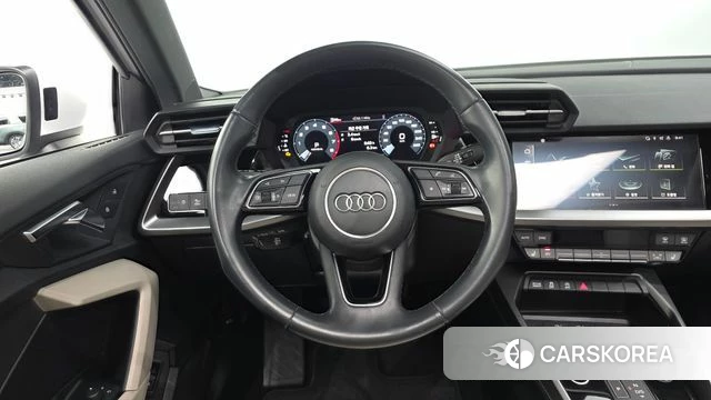 Audi A3 (8Y) 2023 Белый из Кореи, фото 2