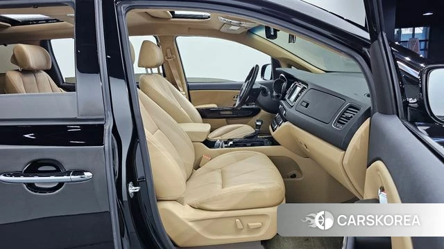 Kia All New Carnival 2018 Черный из Кореи, фото 2
