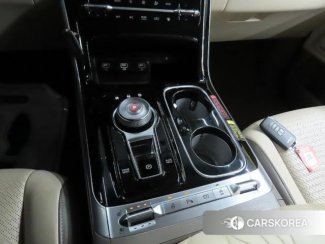Kia Carnival 4th generation 2023 Черный из Кореи, фото 2