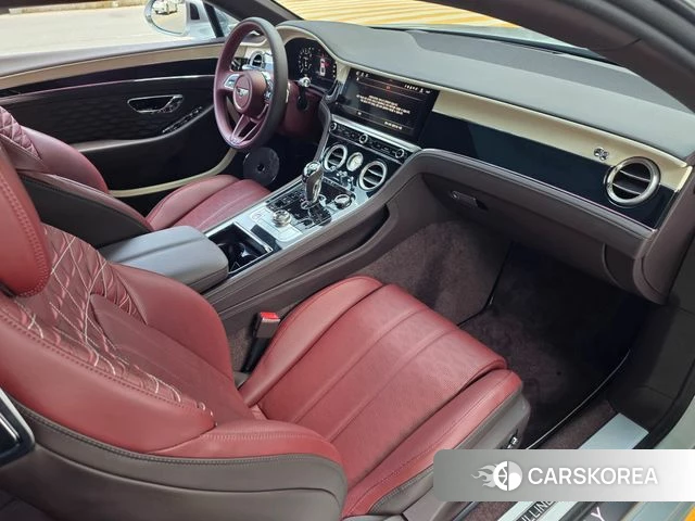 Bentley Continental GT 4th Generation 2026 Белый из Кореи, фото 2