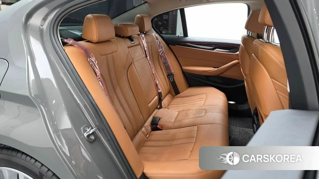 BMW 5 Series (G30) 2020 Серый из Кореи, фото 2