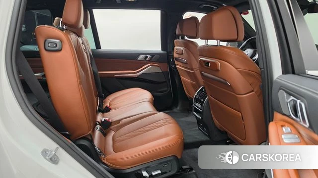 BMW X7 (G07) 2024 Белый из Кореи, фото 2