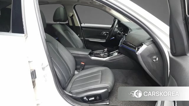 BMW 3 Series (G20) 2019 Белый из Кореи, фото 2
