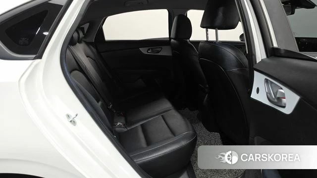 Kia The New K3 2nd generation 2022 Белый из Кореи, фото 2