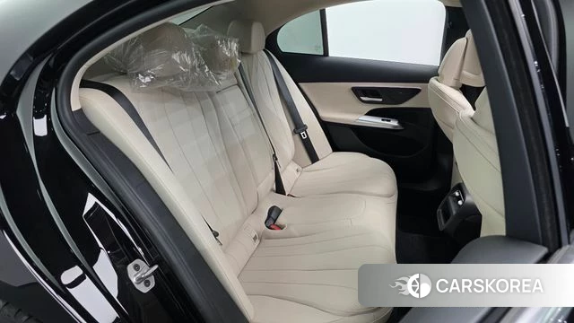 Mercedes-Benz E-Class W214 2024 Черный из Кореи, фото 2