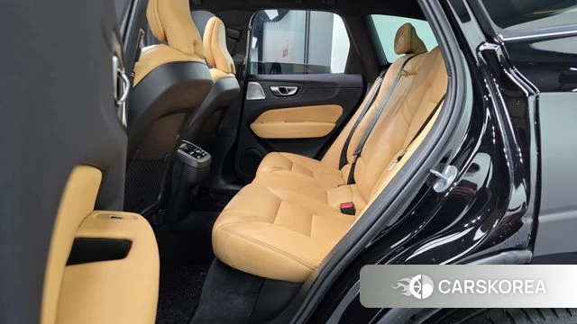 Volvo XC60 second Generation 2023 Черный из Кореи, фото 3