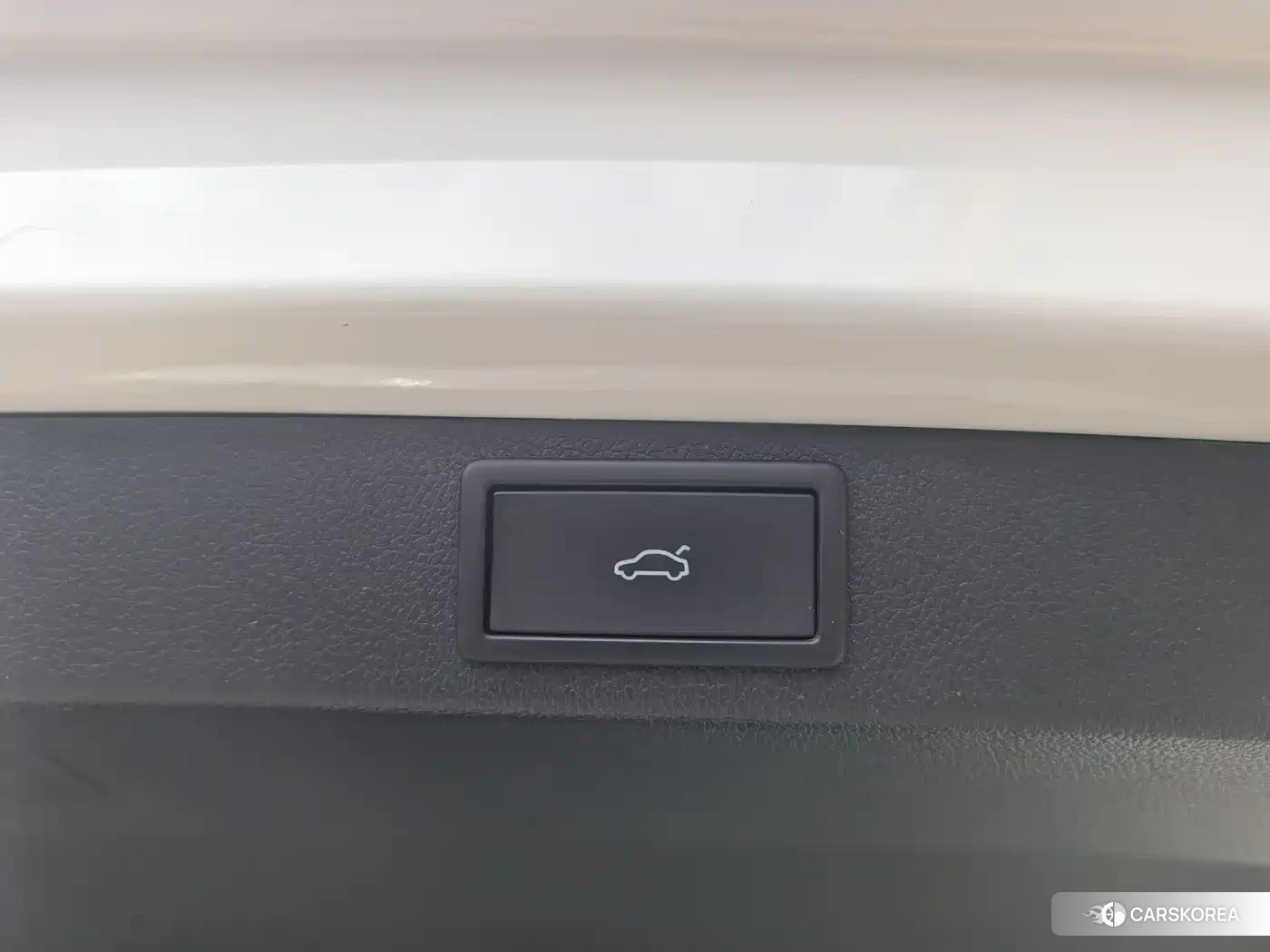 Skoda Karoq 2022 Белый из Китая, фото 2