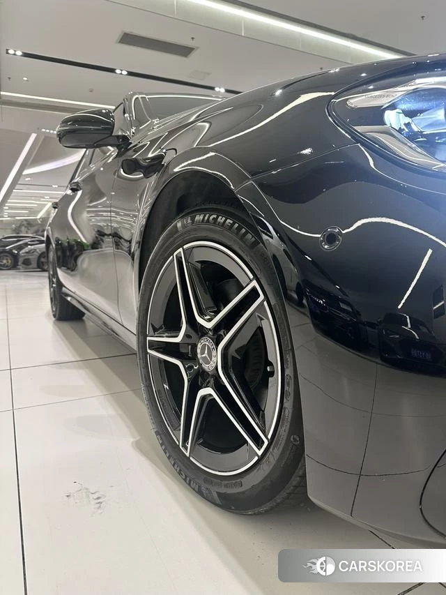 Mercedes-Benz E-Class 2023 Черный из Китая, фото 2