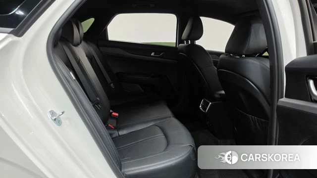 Kia The New K5 3rd generation 2025 Белый из Кореи, фото 2