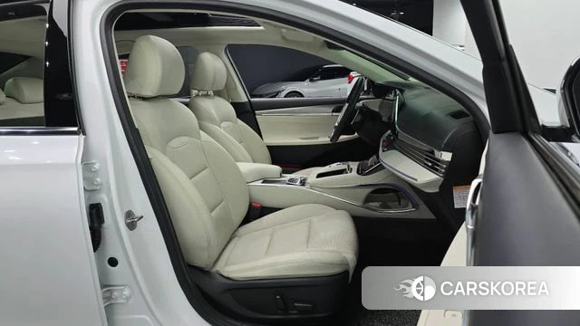 Hyundai The New Grandeur IG Hybrid 2022 Белый из Кореи, фото 2