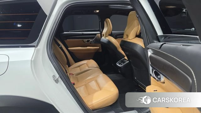 Volvo V90 Cross-Country 2019 Белый из Кореи, фото 2