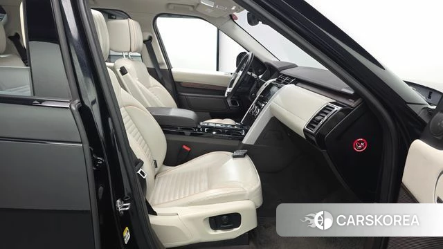Land Rover Discovery 5 2018 Черный из Кореи, фото 2