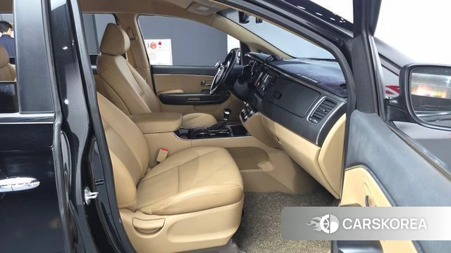 Kia The New Carnival 2019 Черный из Кореи, фото 2