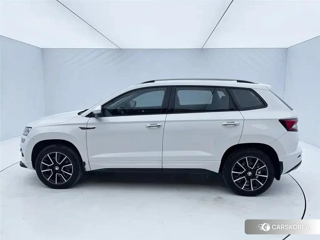 Skoda Karoq 2024 Белый из Китая, фото 2