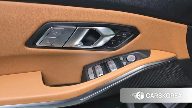 BMW 3 Series (G20) 2023 Черный из Кореи, фото 2