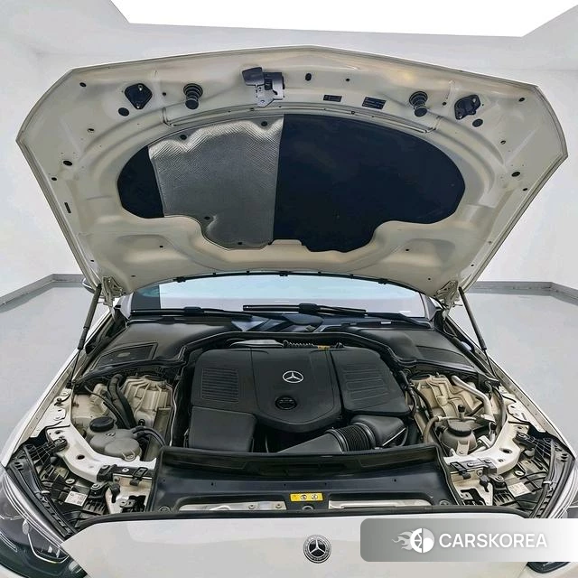 Mercedes-Benz C-class 2022 Белый из Китая, фото 2
