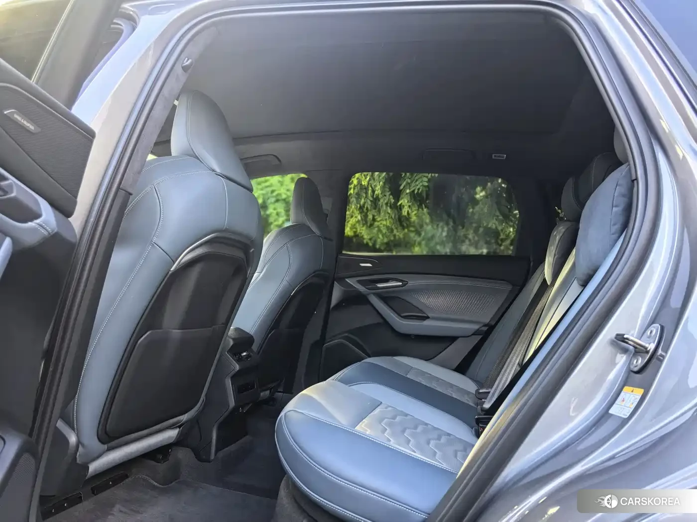 Audi Q6L 2025 Silver/gray из Китая, фото 2