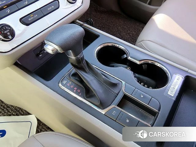 Kia The New Carnival 2018 Серебряный из Кореи, фото 2