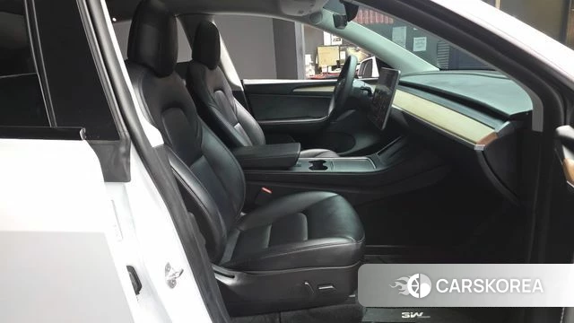 Tesla Model Y 2022 Белый из Кореи, фото 2