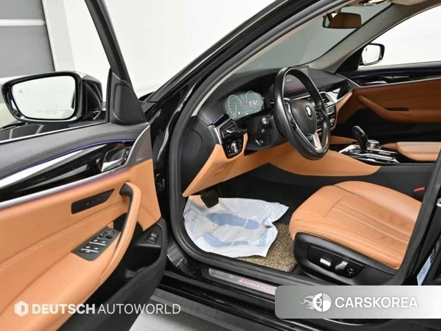 BMW 5 Series (G30) 2019 Черный из Кореи, фото 2