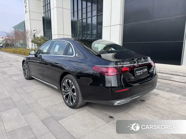Mercedes-Benz E-Class 2024 Черный из Китая, фото 2