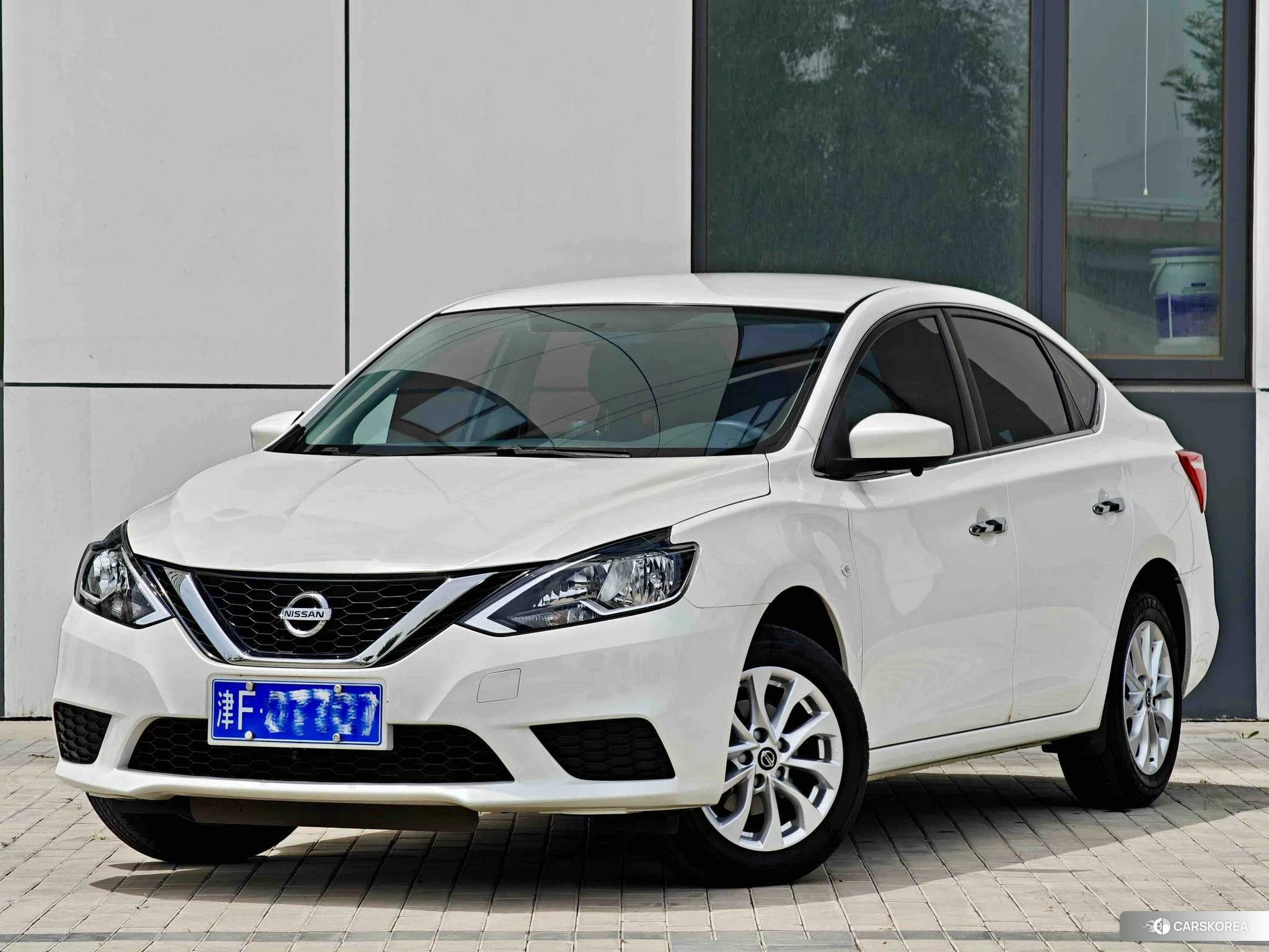 Nissan Sylphy 2021 Белый из Китая, фото 2