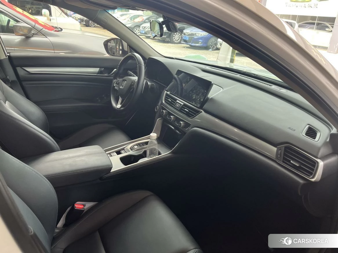 Honda Accord 2021 Белый из Китая, фото 2