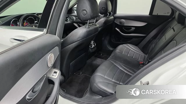 Mercedes-Benz C-Class W205 2018 Белый из Кореи, фото 2