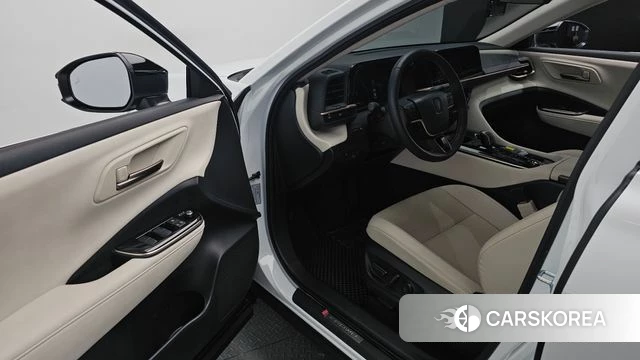 Toyota Crown Crossover 2026 Белый из Кореи, фото 2