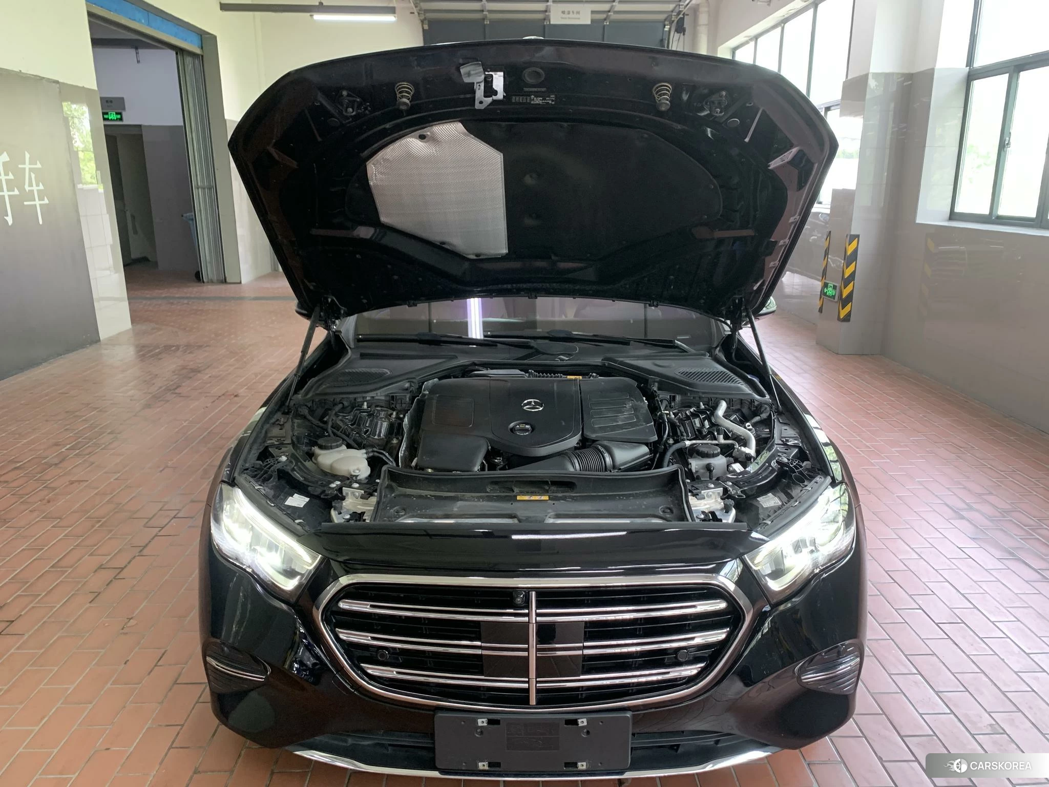 Mercedes-Benz E-Class 2023 Черный из Китая, фото 2