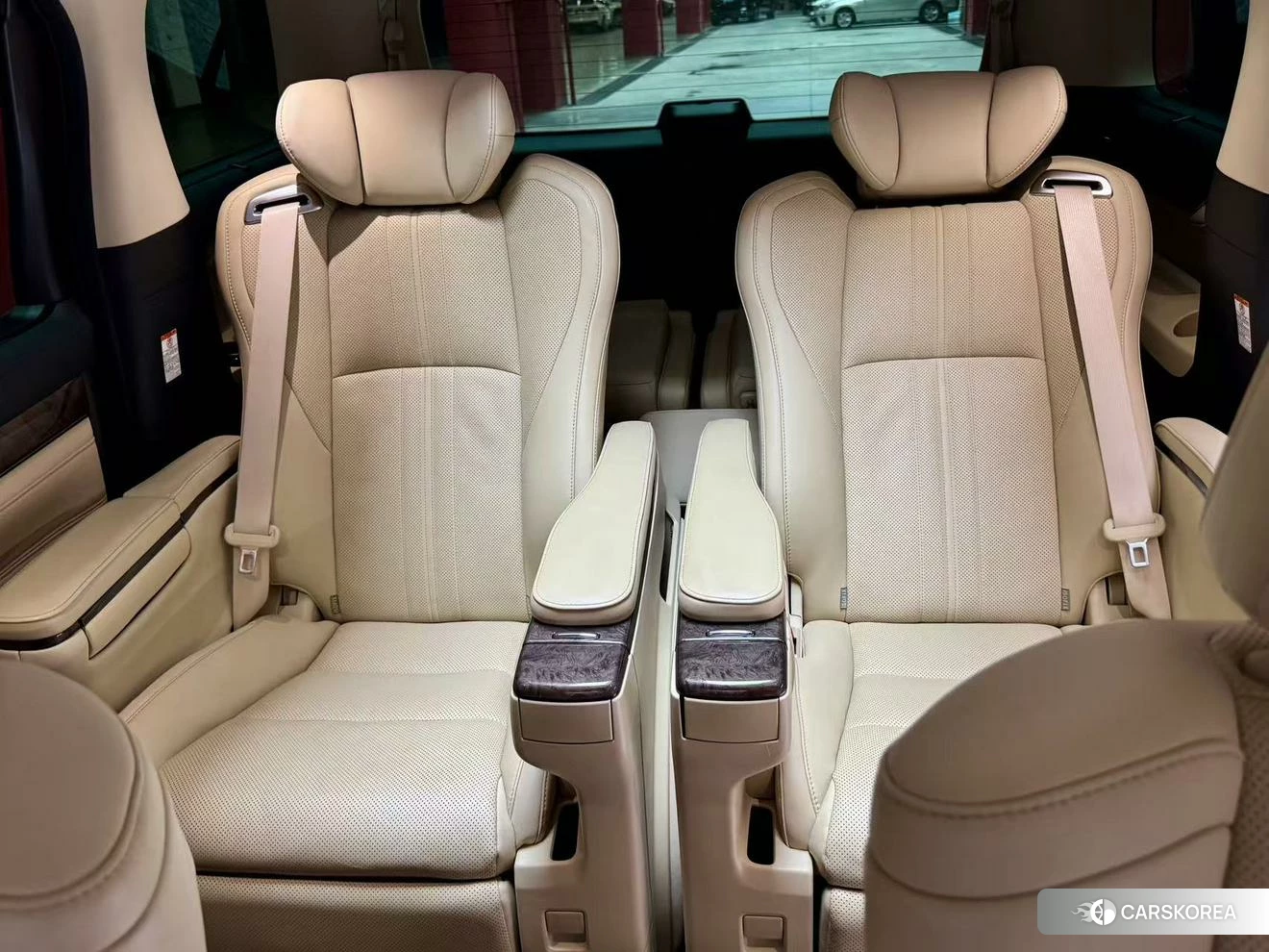 Toyota Alphard 2021 Черный из Китая, фото 2