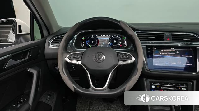 Volkswagen Tiguan second Generation 2022 Белый из Кореи, фото 2